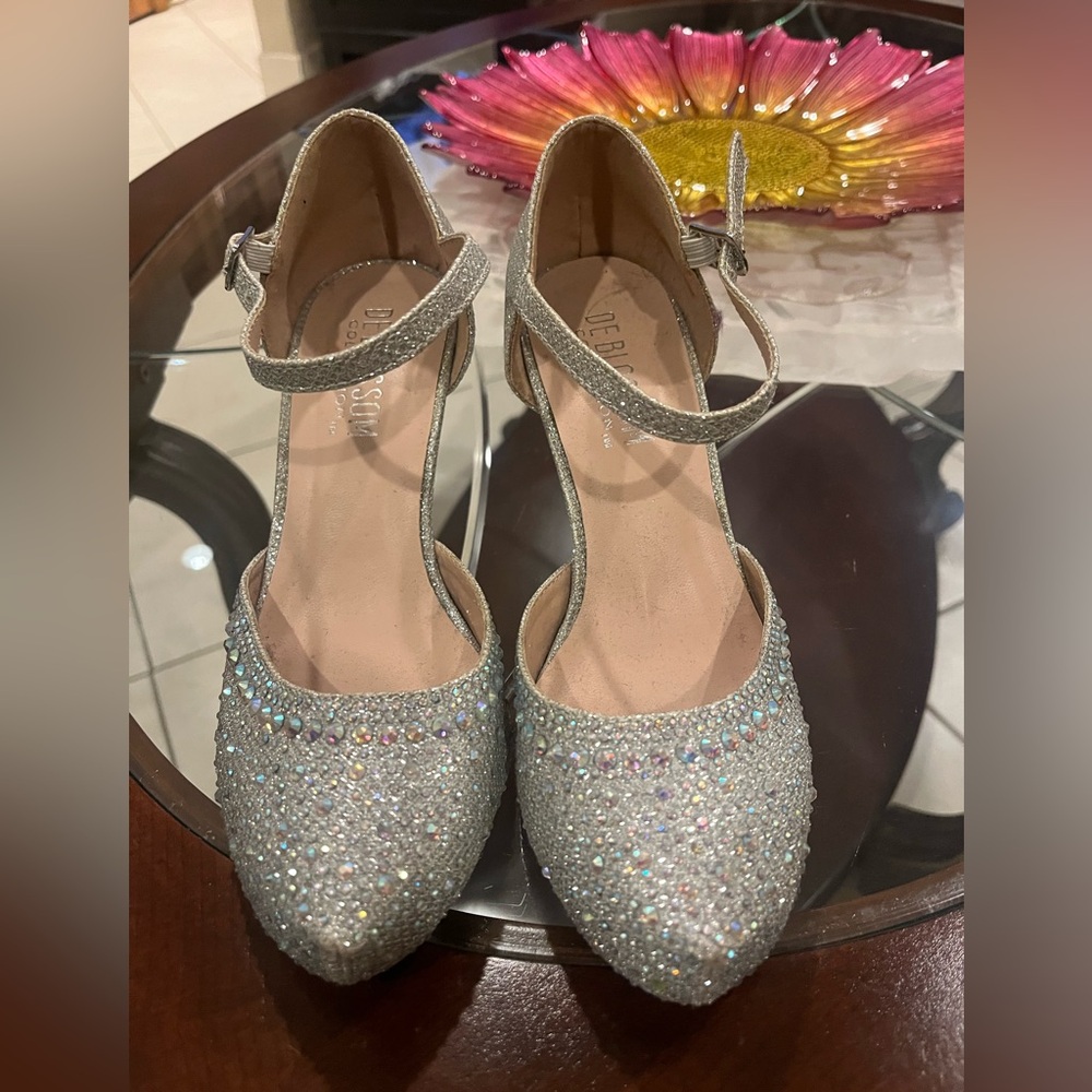 De Blossom size 5 1/2 crystal silver heels